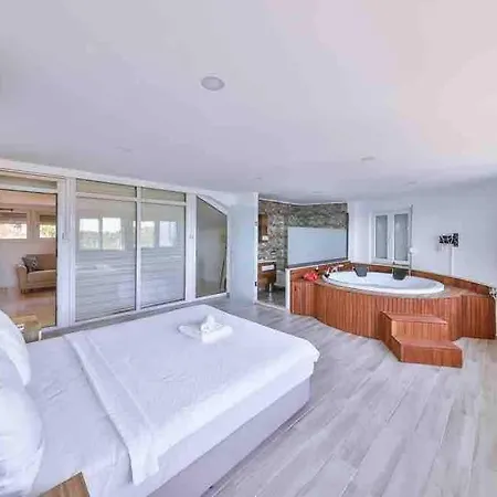 For 6 People With A View Of Kas,goekseki Location