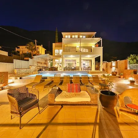 For 6 People With A View Of Kas,goekseki Location Βίλα